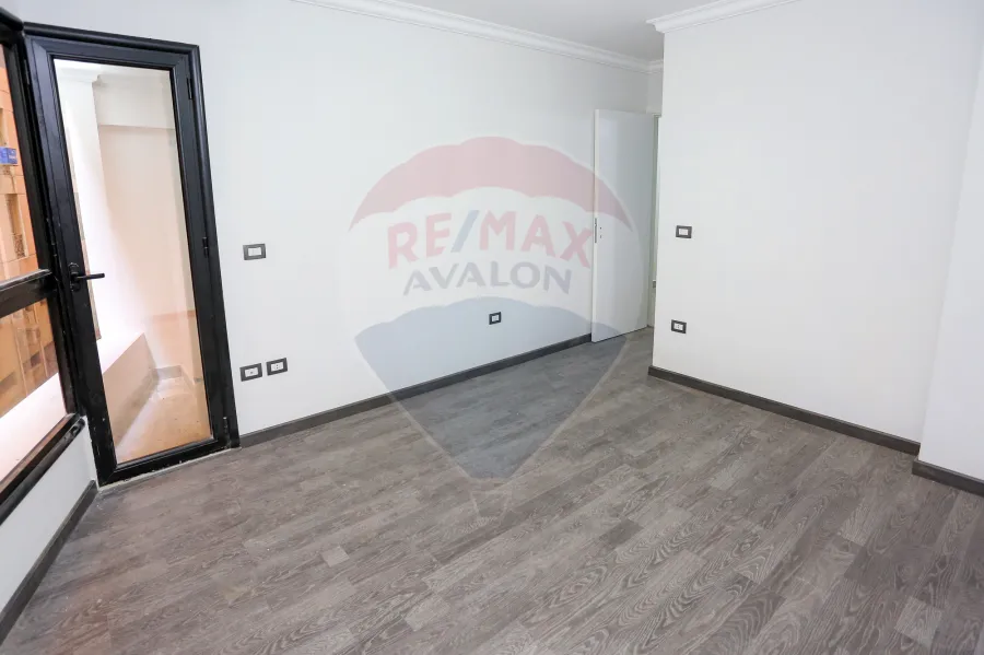 Apartement for sale 182 m Smouha (East Tower Compound - Ryada scool st)