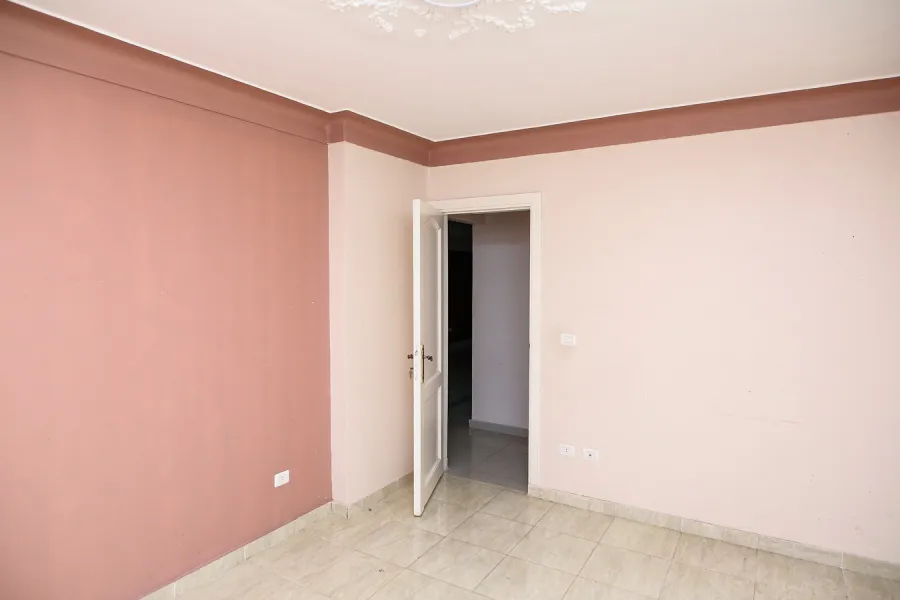 شقة للإيجار175م المنتزة (كمبوند جرين فيو)