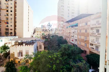 شقة للبيع 200 م كفر عبده (ش علي باشا ذو الفقار)