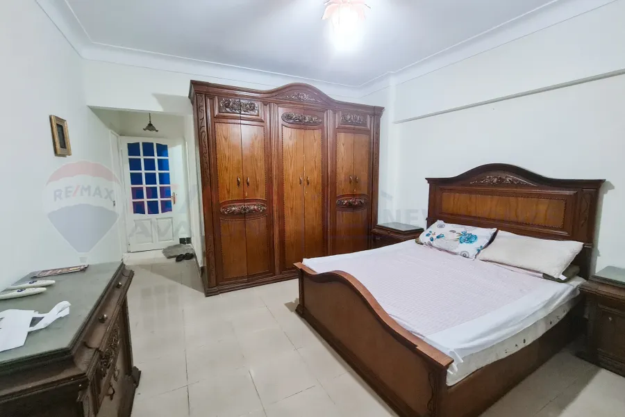 شقة للإيجار السنوى المفروش 150 م لوران (تالت نمرة من البحر)