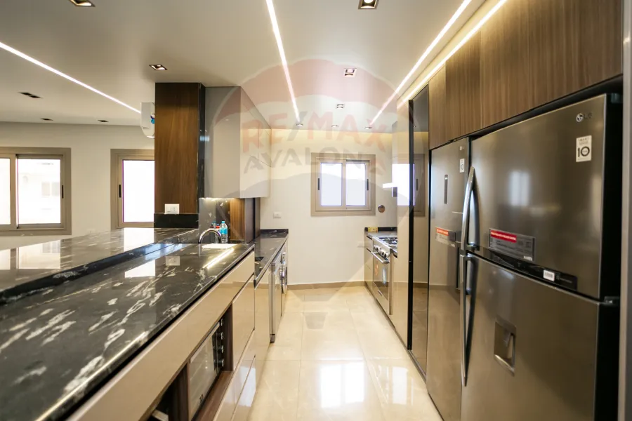 شقة للبيع 245 م سموحه (ش فوزي معاذ الرئيسي)