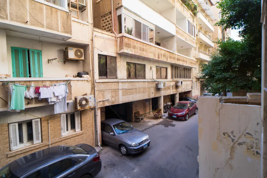 Administrative headquarters for sale 260 m Gleem (in front of the digestive system hospital)