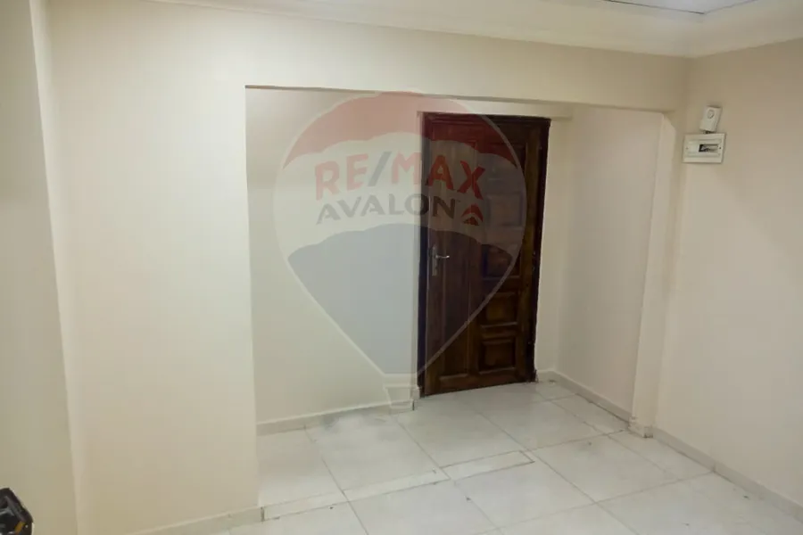 Commercial unit for rent  170 m Smouha (Hilton St.- next to Murooj Compound)