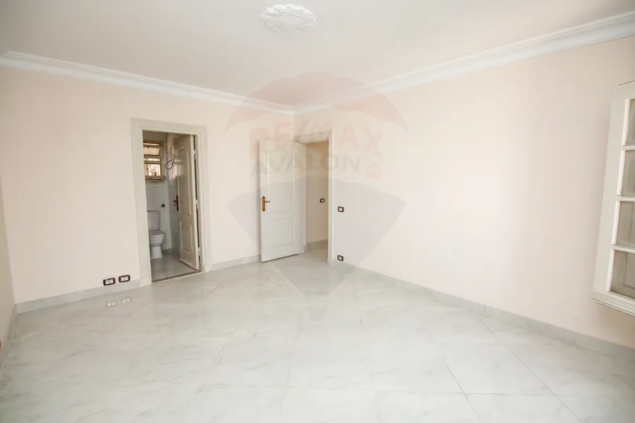 شقة للبيع 210 م سموحة ( ش ادمون فريمون ) - أول سكن