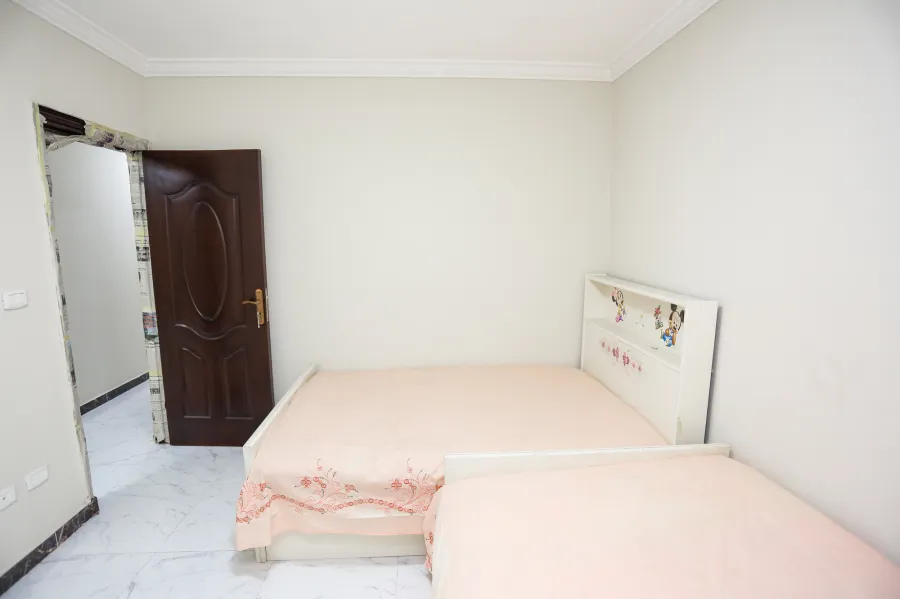 شقة للبيع 135 م السيوف (ش احمد بن حنبل متفرع من جميله بو حريد )