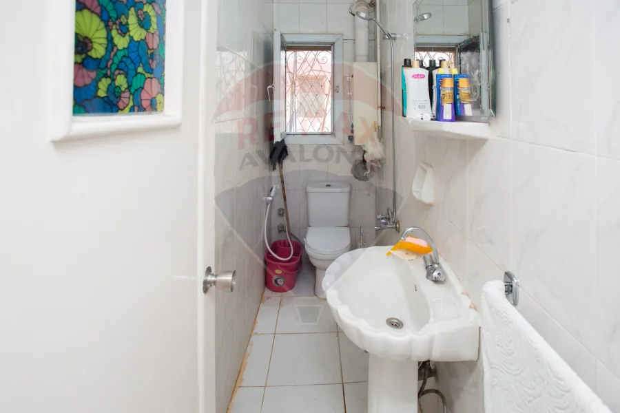 شقة للبيع 170 م سابا باشا (على الترام مباشرة)