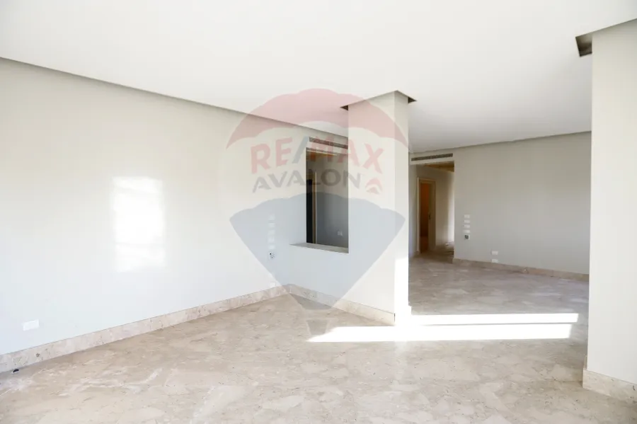 (شقة للبيع 550 م كفر عبده (  ميدان سان جينى _ عمارة اللوتس