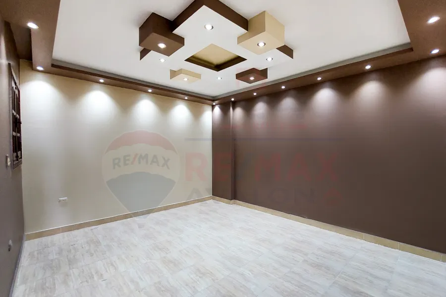 شقة للبيع 140 م سيدي بشر (علي البحر مباشرة) - أول سكن