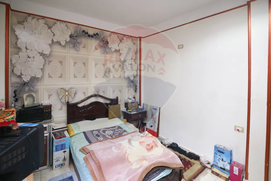 شقة للبيع 83 م كامب شيزار (ش صلاح ذهني)