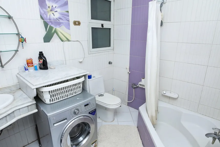 شقة للايجار مفروش 310م كفر عبده (خطوات من ش أبوقير)