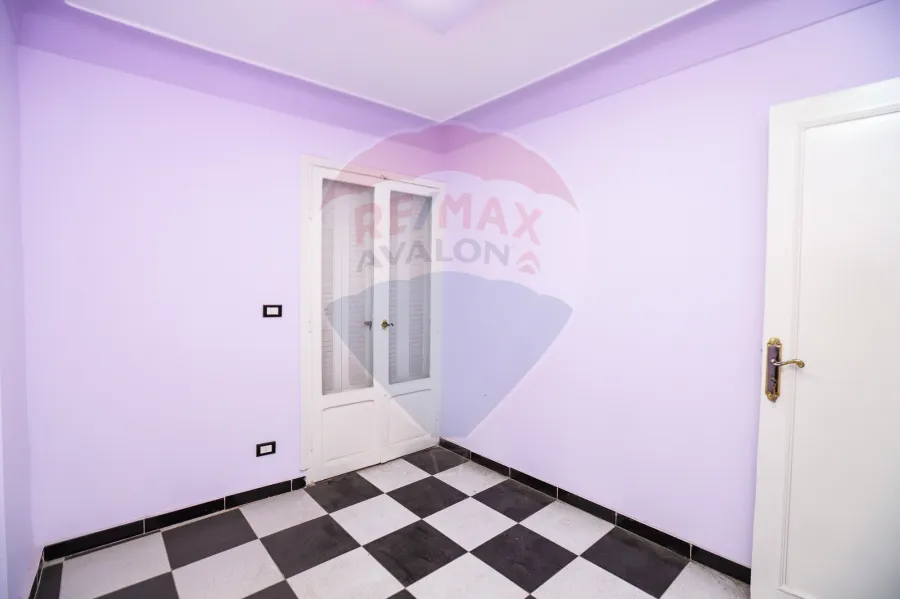 شقة للبيع 150م  صافي سيدي بشر ( علي البحر مباشرة)