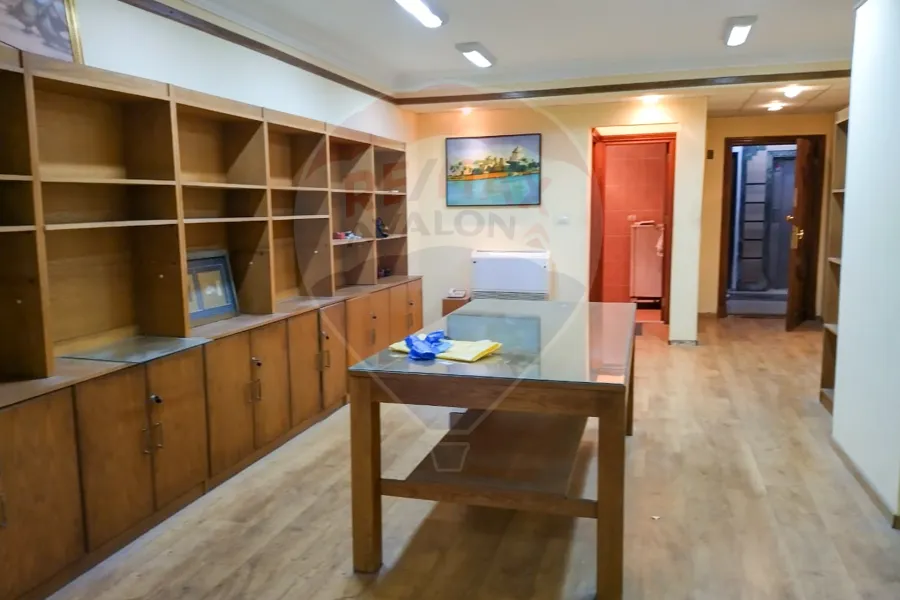 مقر اداري للايجار 65 م سموحة (متفرع من ش فوزي معاذ)