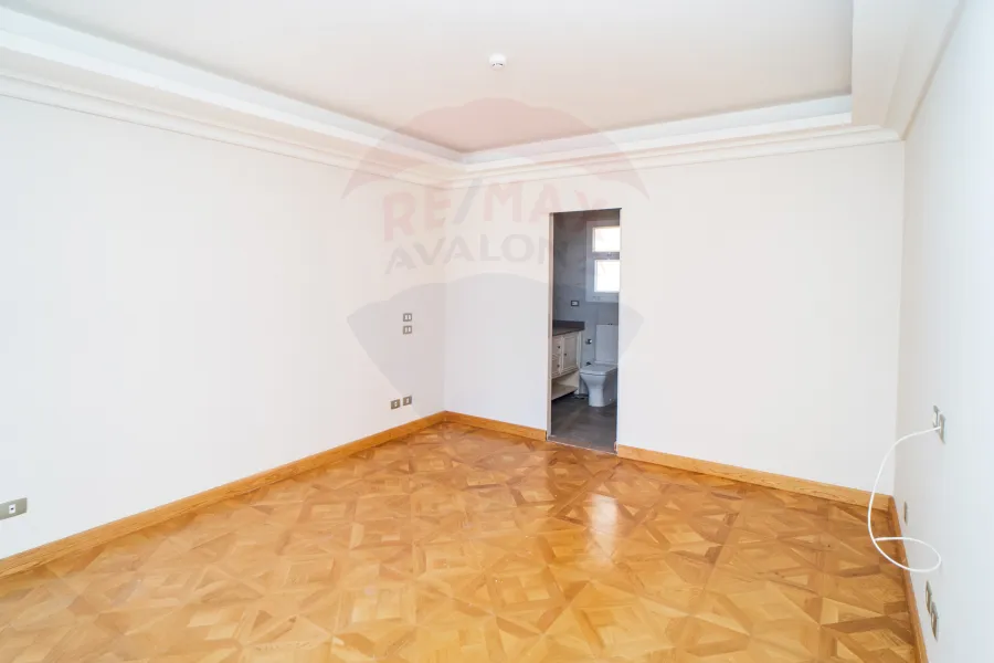 شقة للبيع 270 م كفر عبده (عمارة براند)