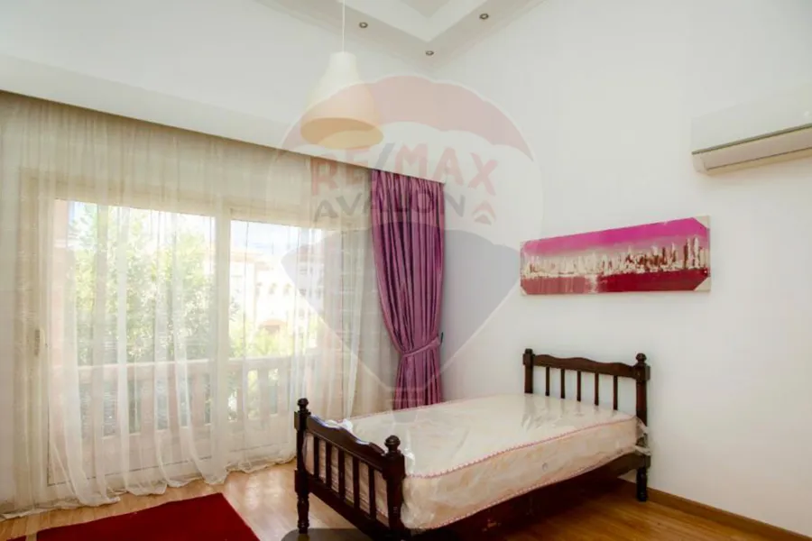 Twin house Villa for sale 450 m King mariout (Alex West Compound)