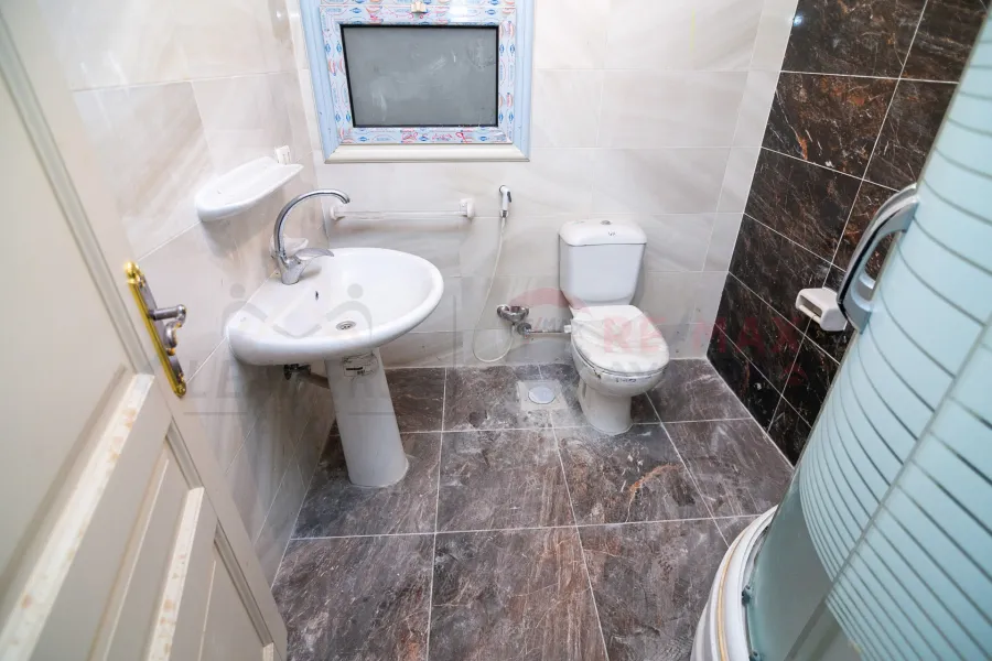 Apartment for sale 150 m Saba Pasha (branched from El Geish Road)