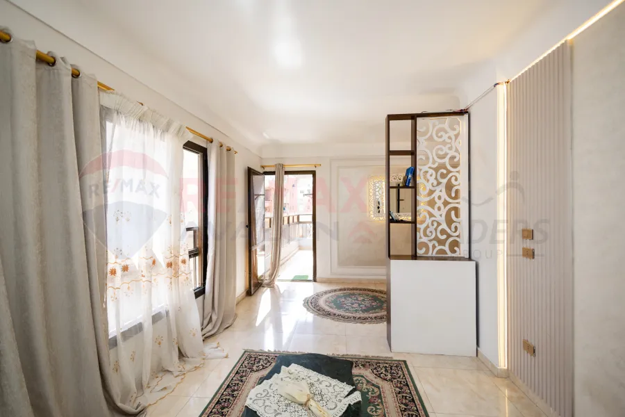 Apartment for rent 100 m Sidi Bishr (2nd number from sea)