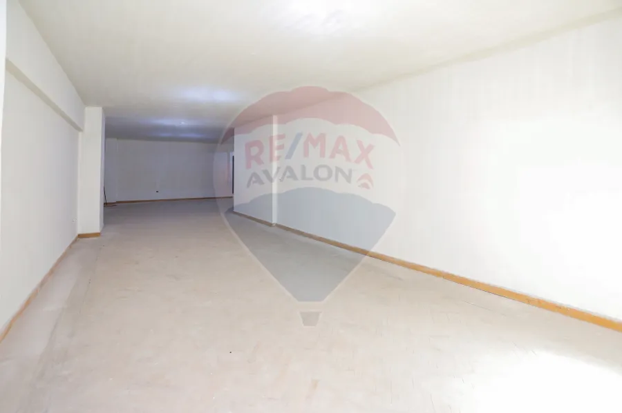 شقه للبيع 215 م رشدي (ش ابو قير مباشرة)