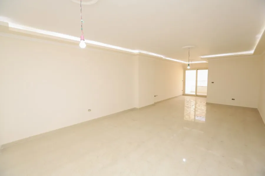 Apartment For Sale 164m El-Seyouf (Moustafa Kamel St.-Steps From Carrefour City Light )