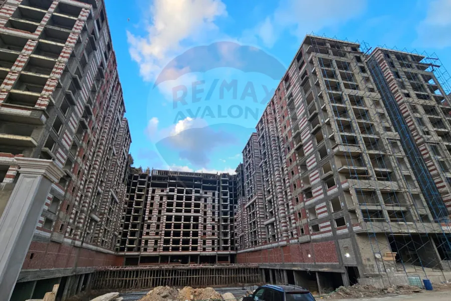 شقة للبيع 121 م سموحة (كومباوند مروج - الغنيمي)