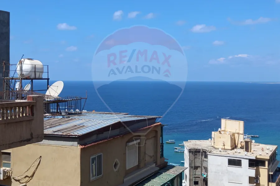 شقة للبيع 145 م ميامي (ش صلاح الدين شعبان)