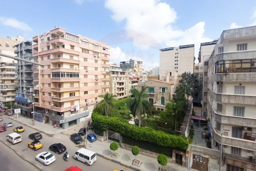 ( شقة للبيع 200م جليم (  ش أبو قير مباشرة