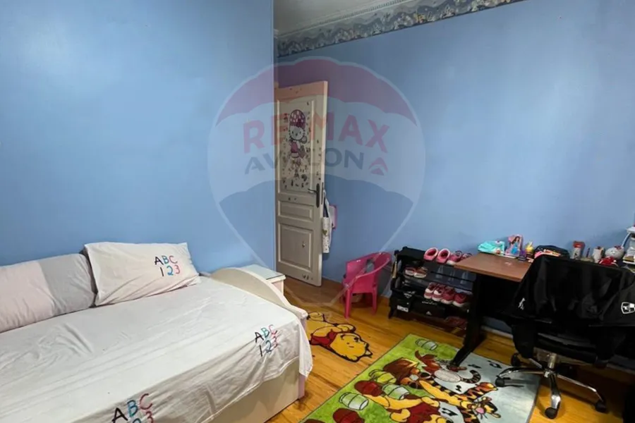 شقة للبيع 110 م زيزينيا  (ش اللاهوت)