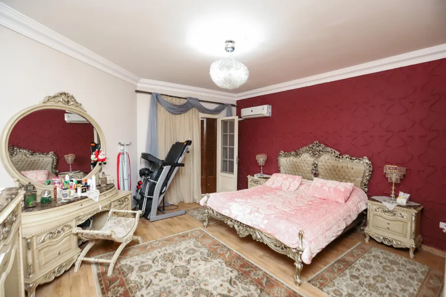 شقة للبيع 200م سموحة (ش الفردوس - المربع الذهبي)