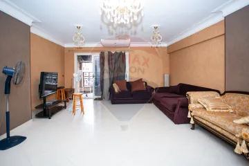 شقة للبيع 220 م ستانلى (متفرع من البحر)