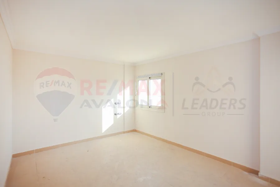 شقة للبيع 177 م (صواري) فيو مفتوح علي البحيرة