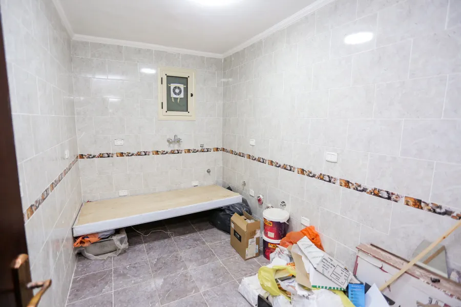 شقة للبيع 135 م السيوف (ش احمد بن حنبل متفرع من جميله بو حريد )