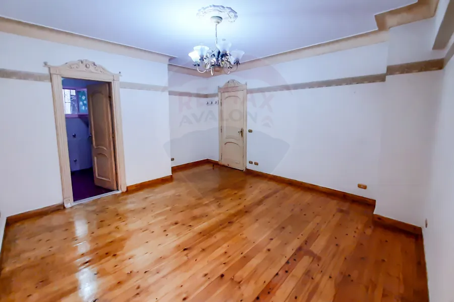 Apartment For Sale 250 m Elebrahmya (Abo Qer Main St.)