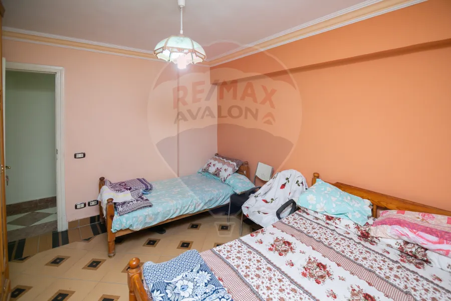 Apartment for sale 250 m Camp Chezar (directly on the sea)