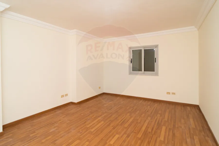 Apartment for Rent 235 m Zizinia (next to Plaza Hotel)