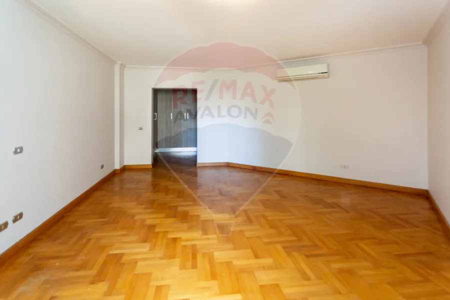 شقة مرخصة للبيع 295 م كفر عبده (متفرع من ش معروف الرصافة)