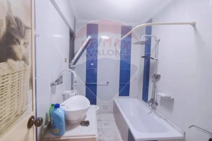 شقة للبيع 90 م محرم بك (مدينة الشباب)