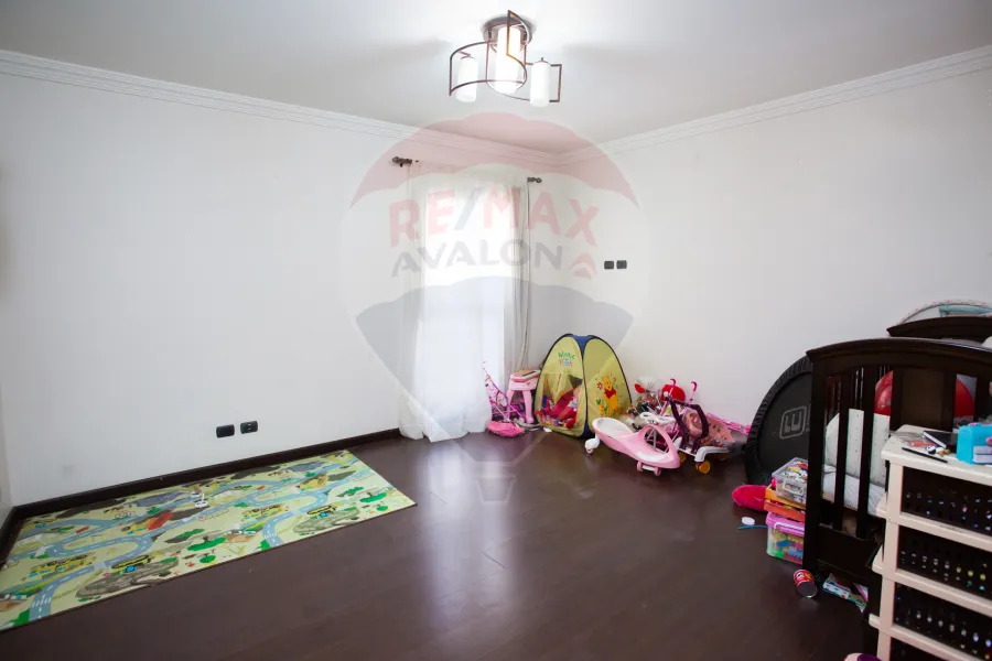Apartment for sale 200 m Saba Pasha (on the tram - Brand Building)