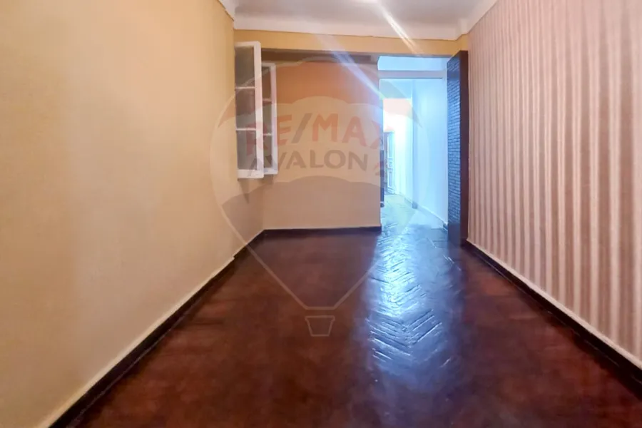 Administrative headquarters for rent, 100 m, Zizinia (steps from Abu Qir Street)