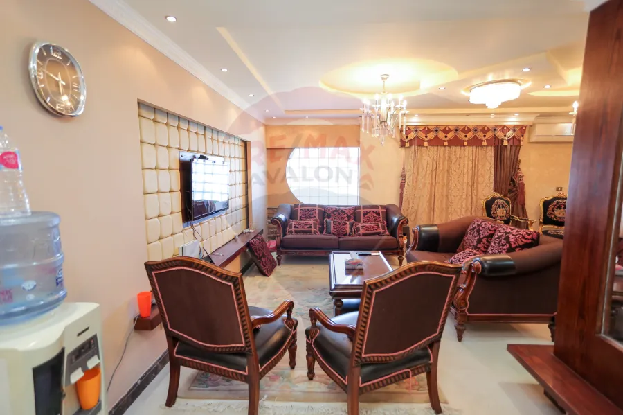 شقه للبيع 235 م الحي اللاتيني ( شارع فؤاد )