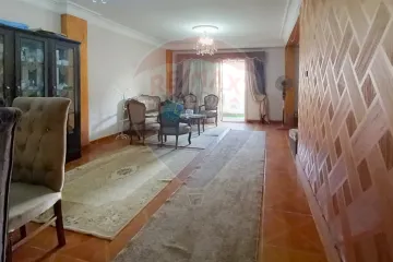 شقة للبيع 180 م ميامي (ش عبد الناصر الرئيسي)