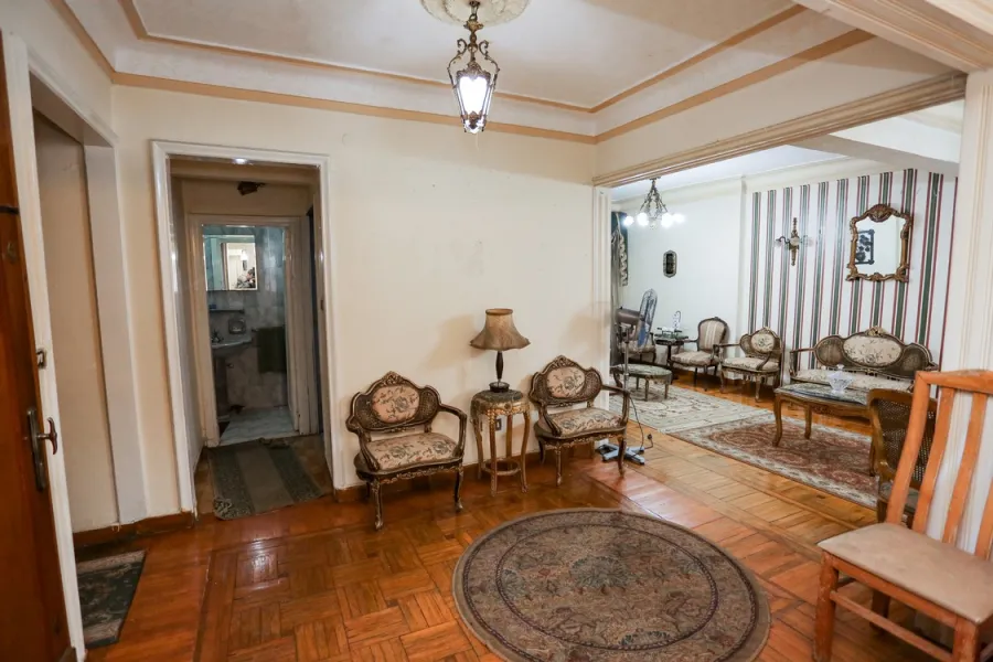 شقة للبيع 200م فلمنج (ش أبوقير)