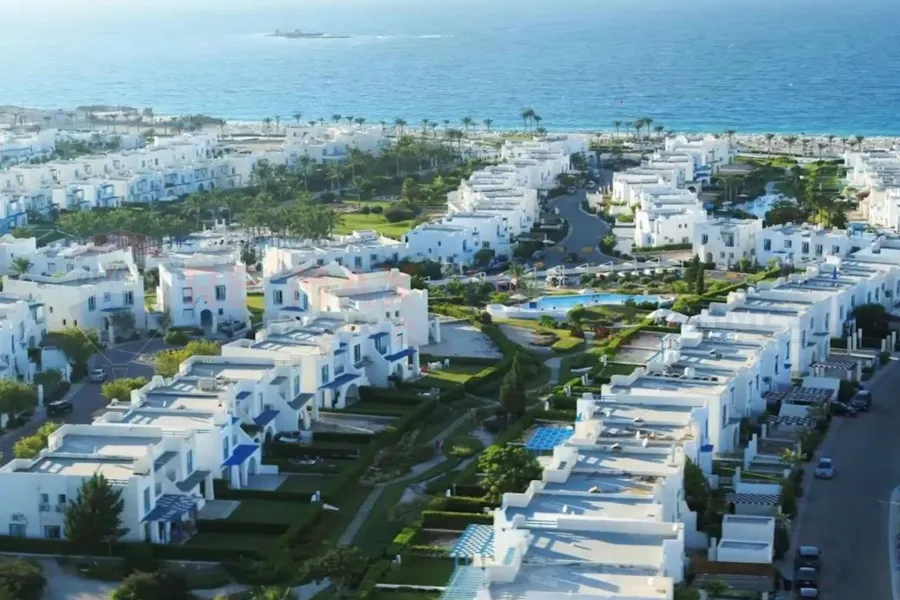 شاليه ارضي بجاردن للبيع ماونتن فيو ( سيدي عبد الرحمن ) 200 م