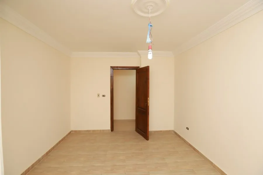 Apartment For Sale 164m El-Seyouf (Moustafa Kamel St.-Steps From Carrefour City Light )