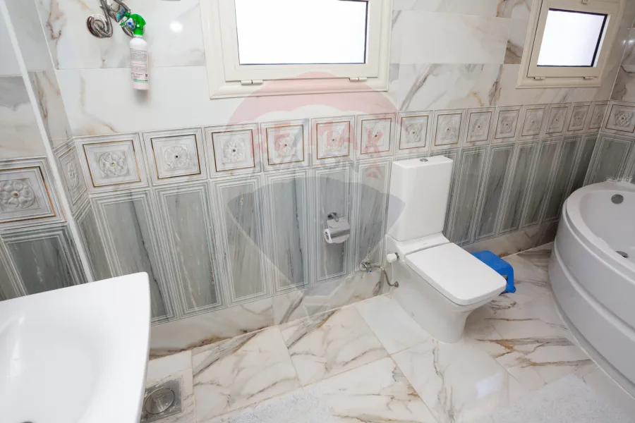 Villa for sale 530 m King mariout (Lakeside Paradise compound)