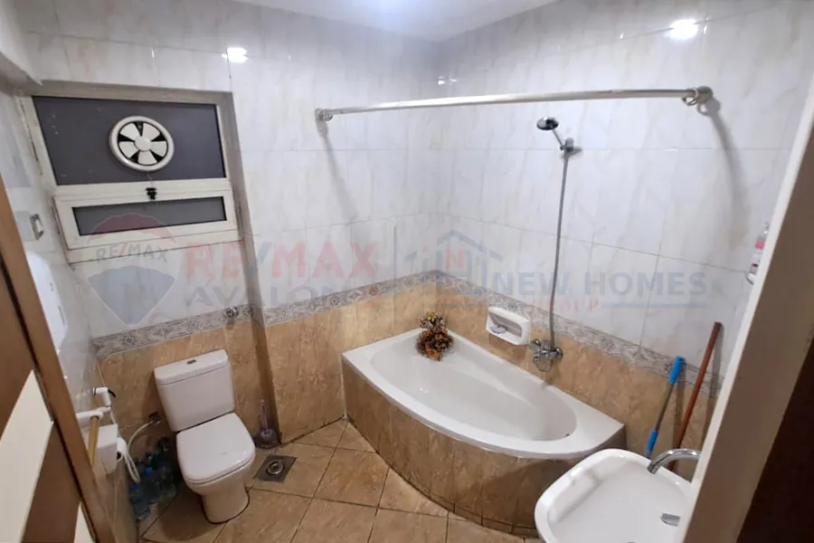 شقة للبيع 200 م جليم (ابو قير مباشرة)