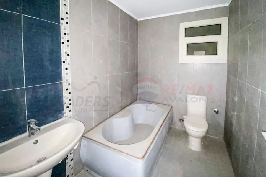 شقة للايجار 202 م سموحه (جراند فيو)