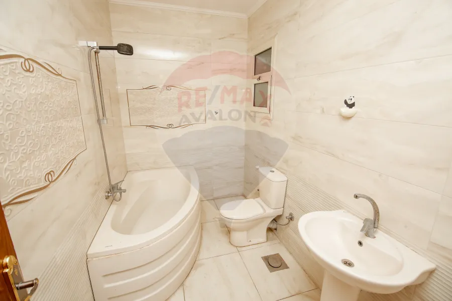 Apartment for sale 192 m Al Shatby (Steps from the sea)