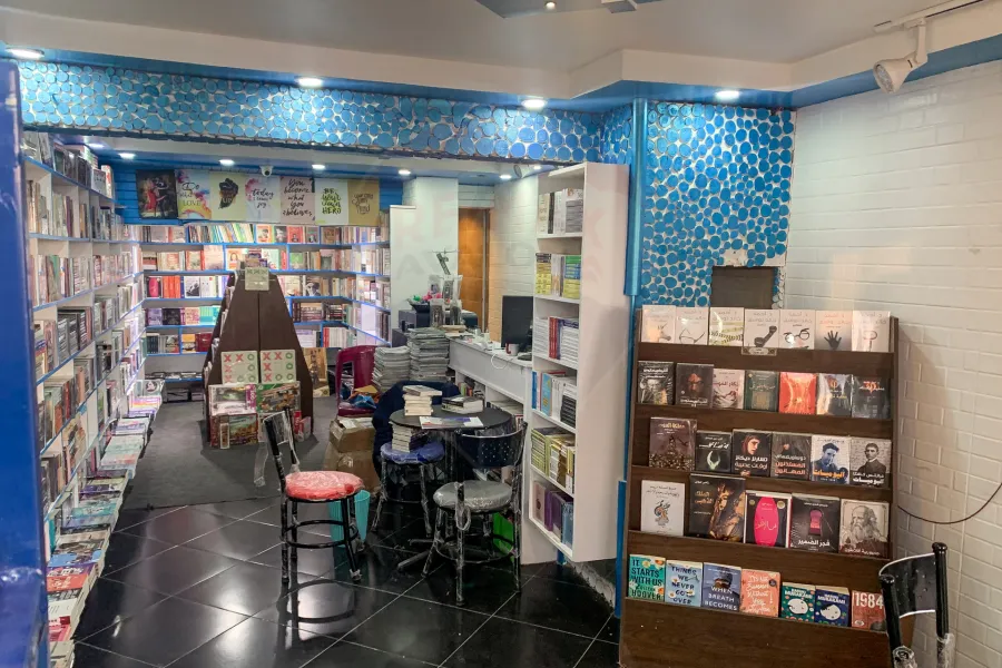 shop for sale 40 m Sporting ( Directly on the sea )