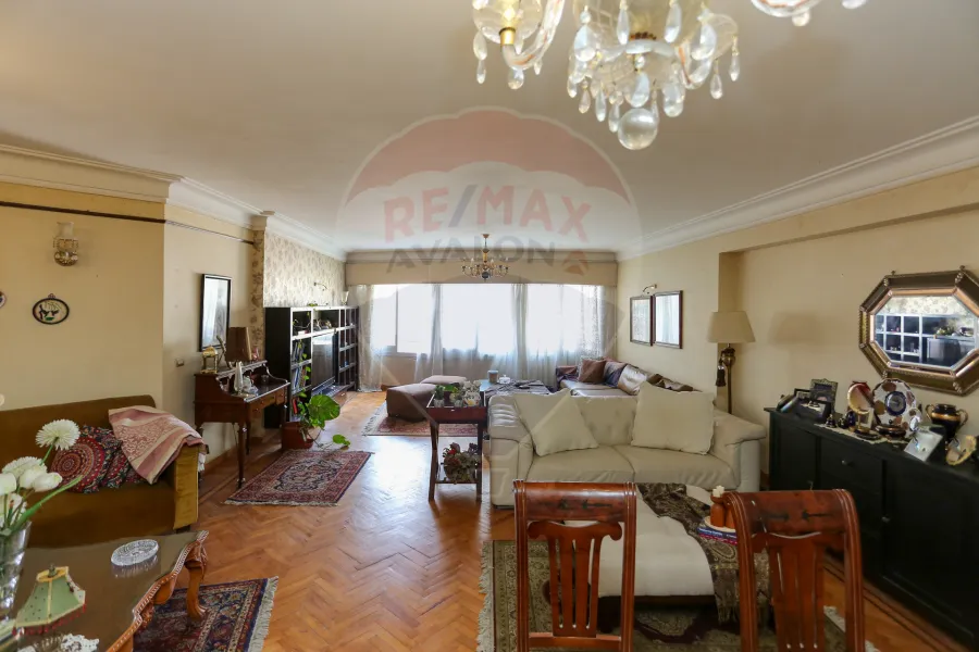 شقة للبيع 240 م سابا باشا (ش ابراهيم الحلبي)