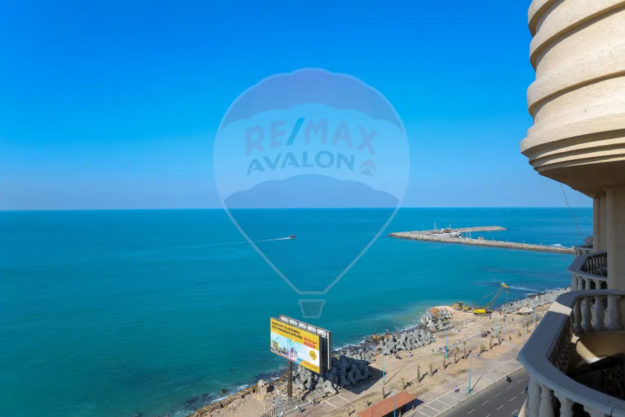 Apartment for sale 410 m in Lauran (directly on the sea)