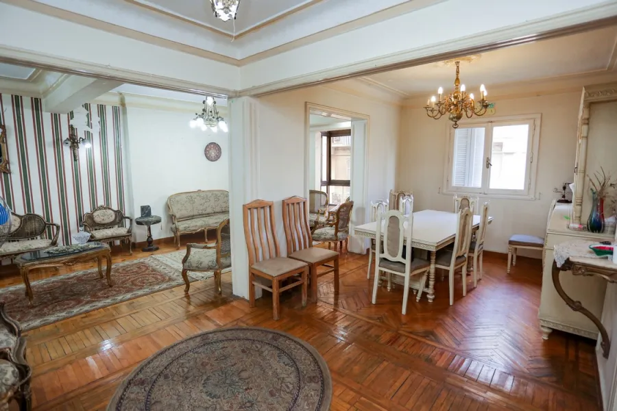 شقة للبيع 200م فلمنج (ش أبوقير)